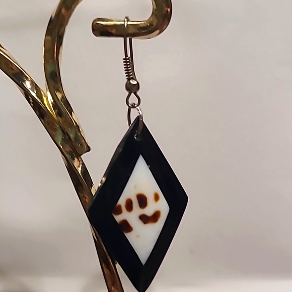 Cow Print Diamond Shaped Earrings - Picture 4 of 4